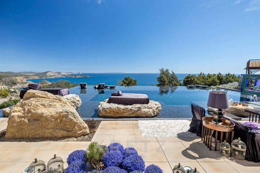 Mediterranean villa with beautiful sea views