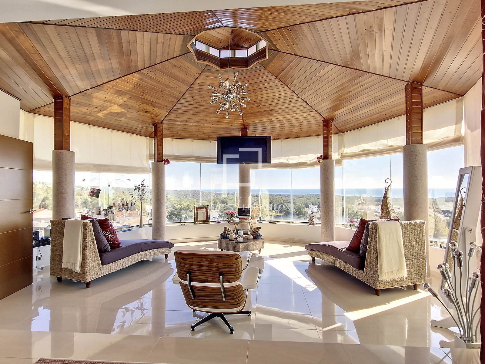 Purchase: House (43881)