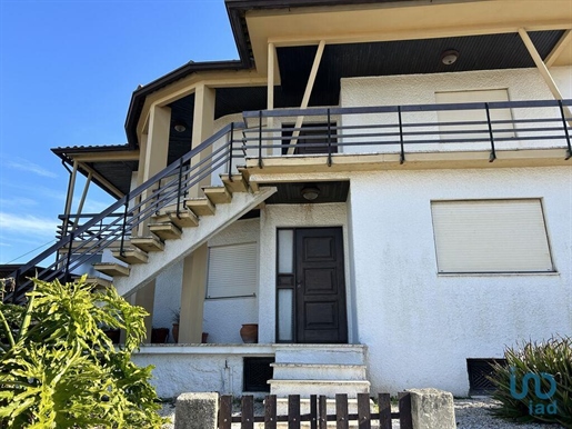 Maison traditionnelle T4 à Aveiro de 160,00 m²