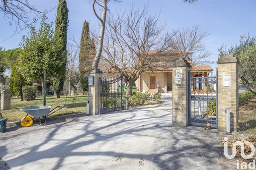 Maison individuelle / Villa à vendre 186 m² - 3 chambres - Filottrano