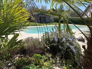 Maison contemporaine avec piscine et grand jardin à côté de Genève