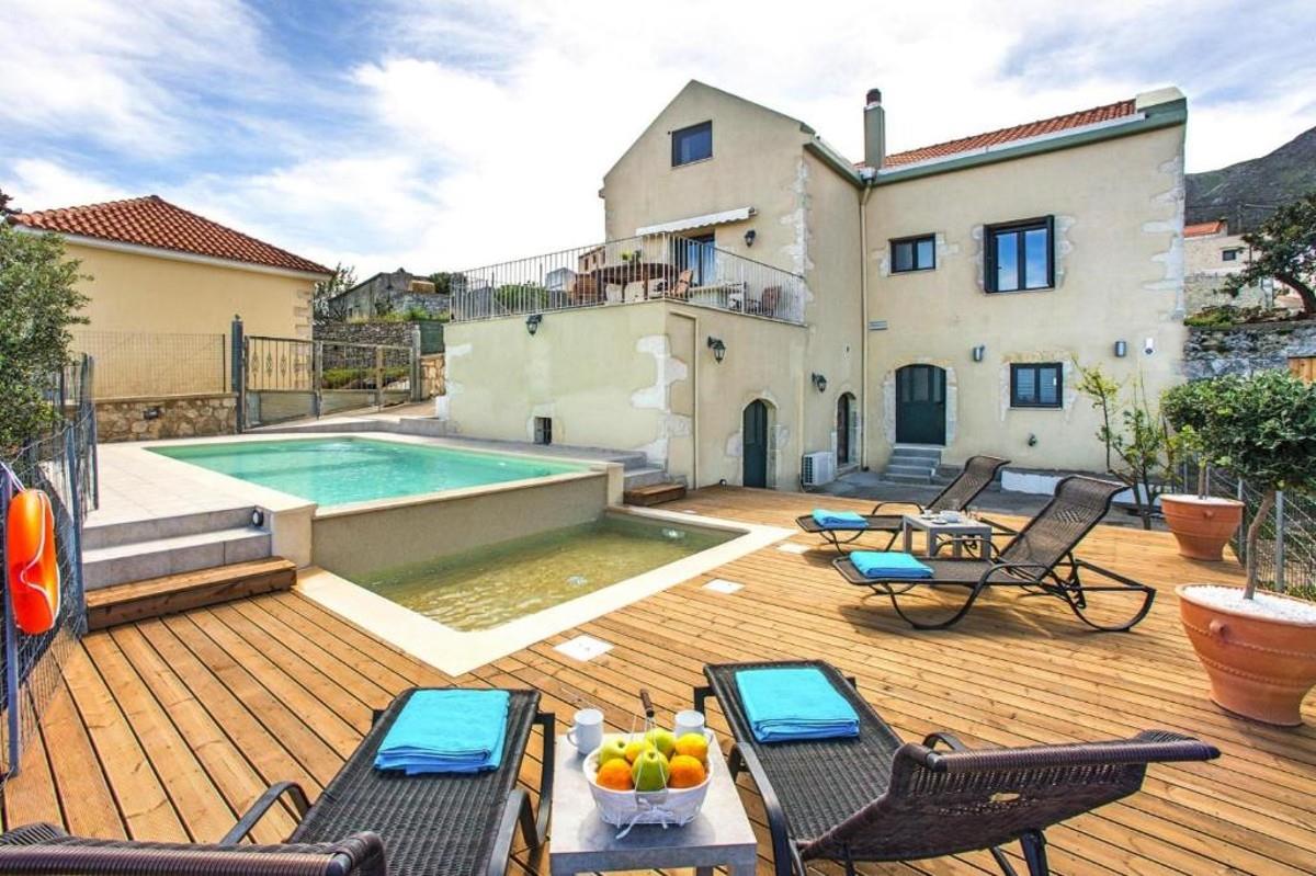 A Completely Renovated Stove Villa In Patima