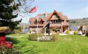 Ravisant Anglo-Normand Style Manoir (2003)