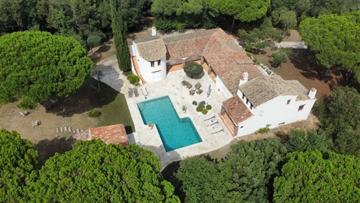 Roquebrune-Sur-Argens - Exceptional property with swimming pool and tennis court.