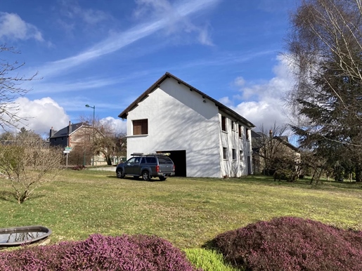 Detached house for sale with beautiful views in Arleuf