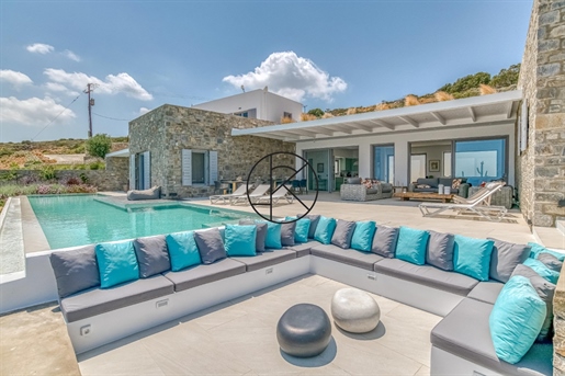 Droomvilla met uitzicht op de zee en het eiland Naxos