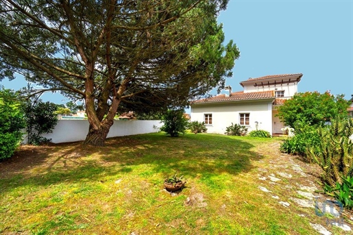 House with 5 Rooms in Leiria with 341,00 m²
