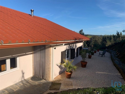 Country House with 2 Rooms in Leiria with 149,00 m²