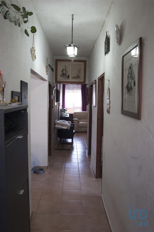 House with 3 Rooms in Castanheira de Pêra e Coentral with 74,00 m²