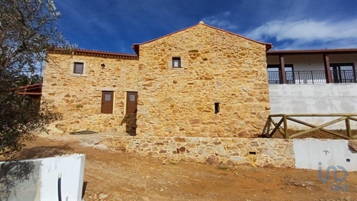Huis met 6 Kamers in Castelo Branco met 103,00 m²