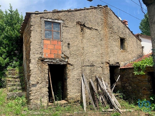 Maison de village T3 à Leiria de 1202,00 m²