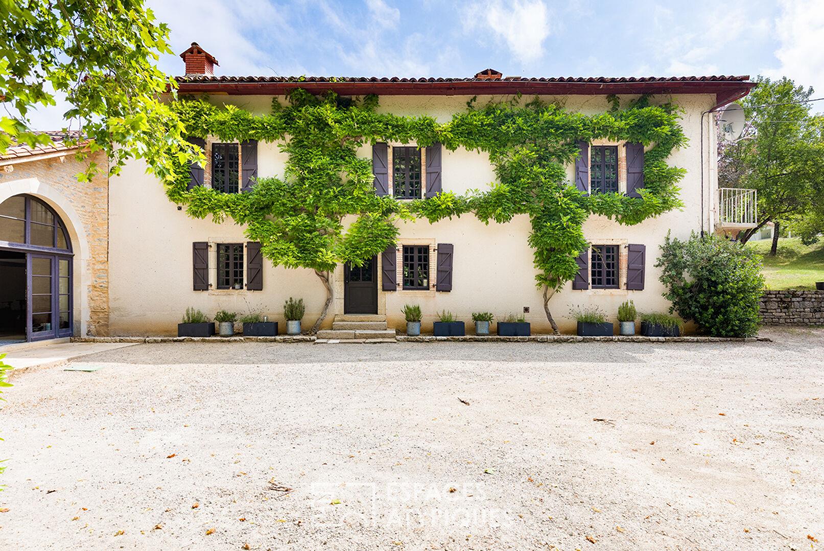 Character property and gîte in the heart of Saint Antonin Noble Val