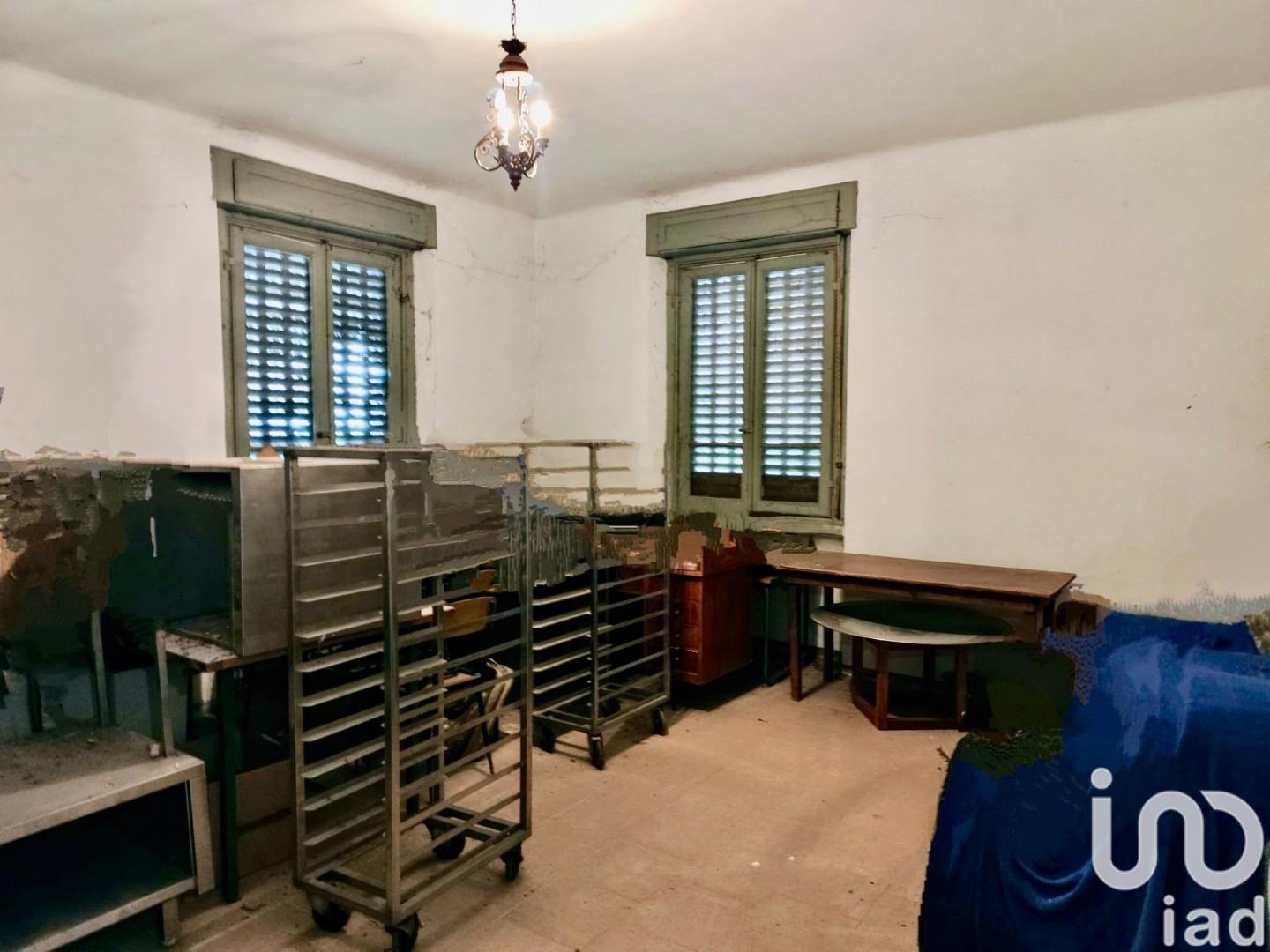 Sale Detached house / Villa 201 m² - 2 bedrooms - Giussago