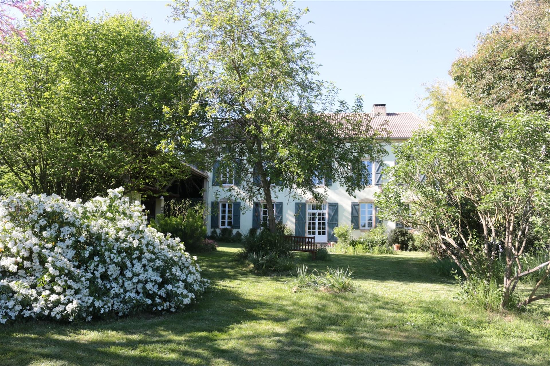 19C maison de maitre with large independent  gite / business premises