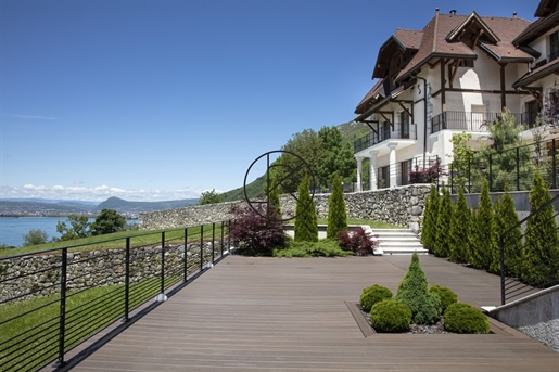 Veyrier-Du-Lac, Annecy. Privates Herrenhaus von ca. 1500m2, komplett renoviert mit Dienstleistungen