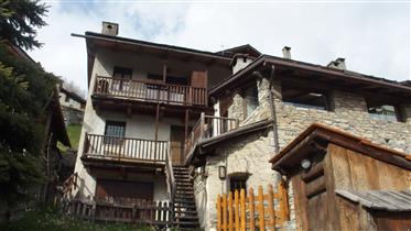 Apartment in Italian ski resort town