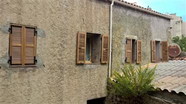 Pôvabný dedinské dom na Korzike