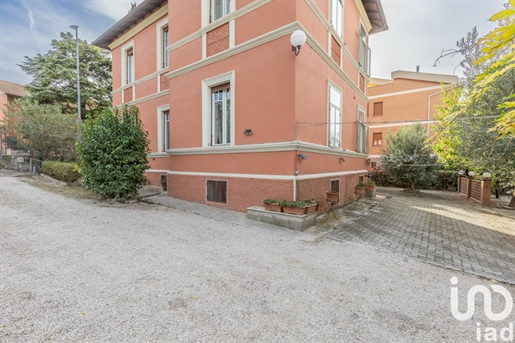 Einfamilienhaus / Villa 700 m² zu verkaufen - Macerata
