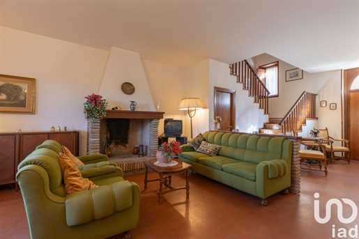 Einfamilienhaus / Villa zu verkaufen 222 m² - 4 Schlafzimmer - Belforte del Chienti