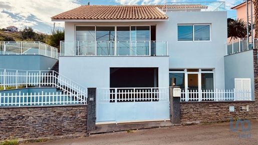 Casa T3 em Madeira de 284,00 m²