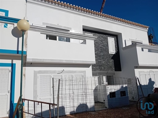 Home / Villa with 2 Rooms in Faro with 110,00 m²