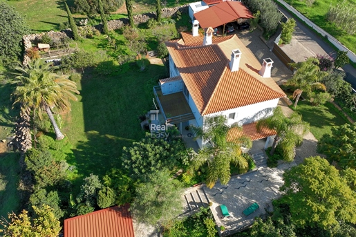 Vacker fristående villa och trädgård med annex, nära Estoi - Faro.