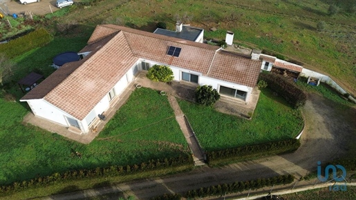Maison de campagne T4 à Vila Real de 481,00 m²