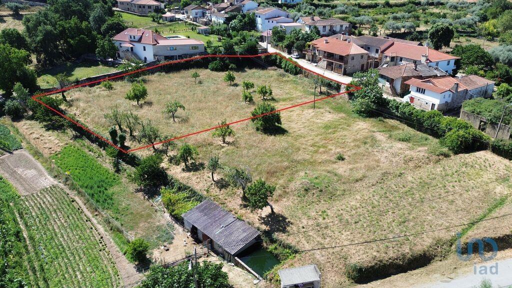 Terrain à Vilar de Nantes de 2950,00 m²