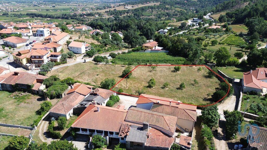 Terrain à Vilar de Nantes de 2950,00 m²