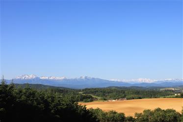 Panoramaudsigt over Pyrenæerne, en sjælden mulighed for ekstraordinær værdi!