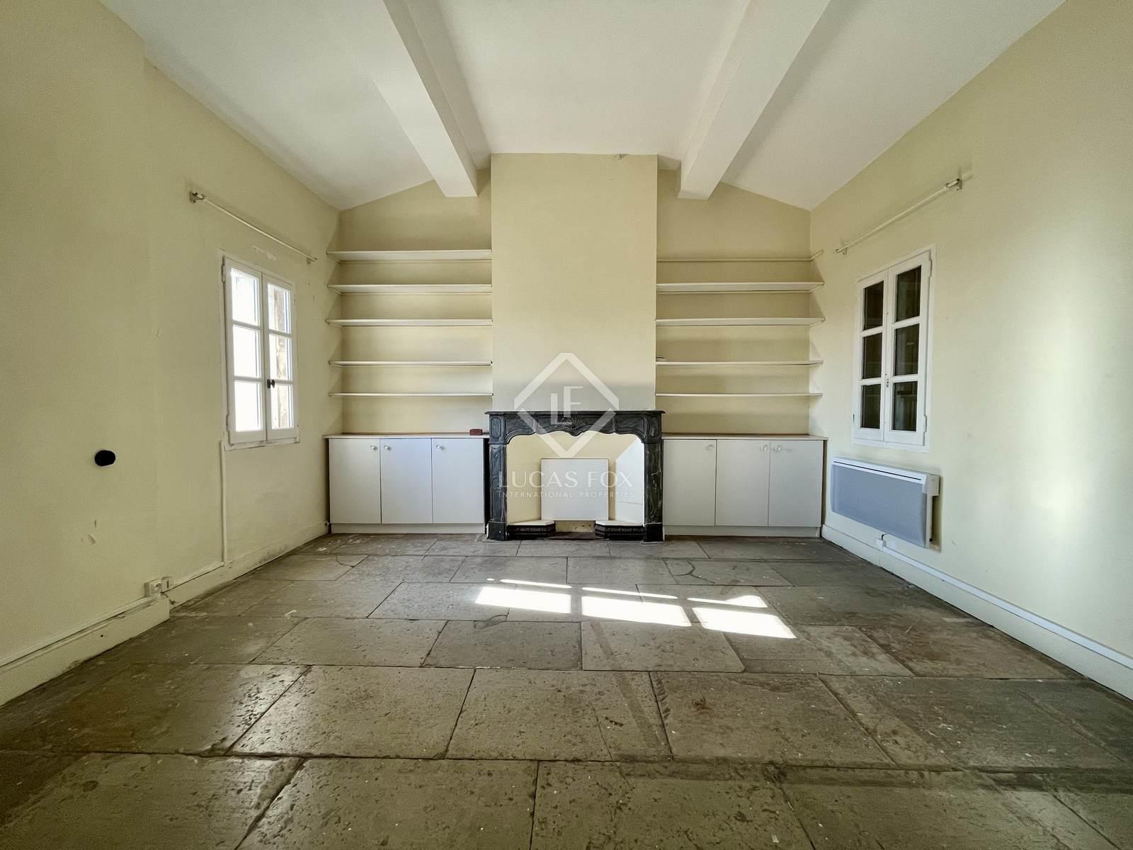 Purchase: Apartment (34000)