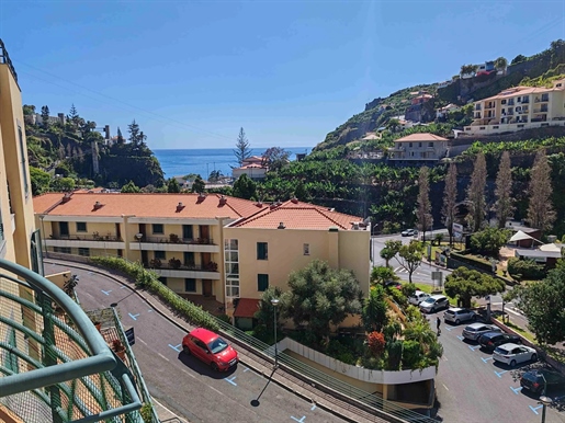 2 bedroom apartment in the center of Ponta do Sol, 300 m from the beach.