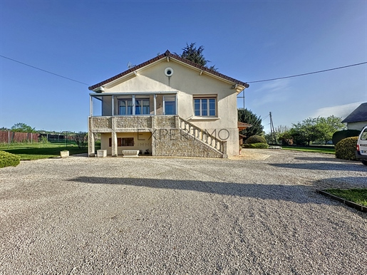 Opportunity in Tournus: Charming P3 House on Large Plot of Land