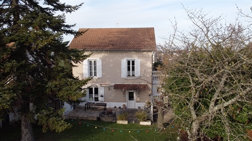 5 minutes from Chalon-Sur-Saône, house with terrace and garden
