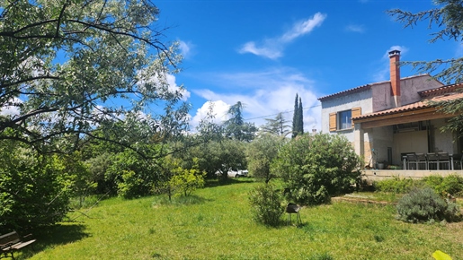 Villa 190 m² sur les hauteurs de Bédoin, 4 chambres sur 4000 m² clos.