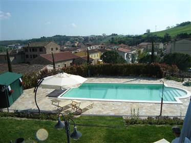 Casa con piscina nel cuore della Toscana