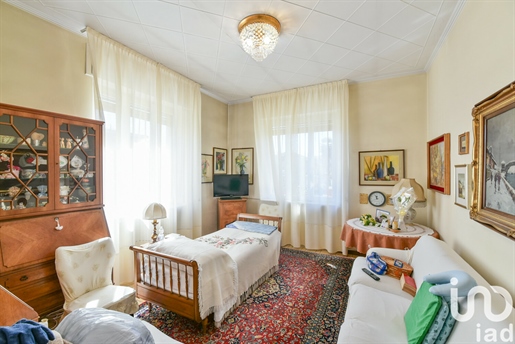 Самостоятелна къща / Вила за продажба 270 m² - 4 спални - Cantù