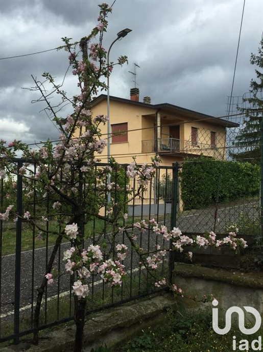 Verkauf Einfamilienhaus / Villa 236 m² - 5 Zimmer - Santa Maria della Versa