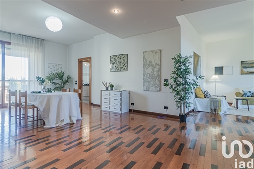 Sale Apartment 217 m² - 3 bedrooms - Cantù