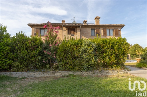 Maison Individuelle / Villa à vendre 214 m² - 3 chambres - Corridonia