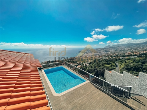 Vous connaissez déjà cette fabuleuse villa de luxe avec 4 chambres Suite à Funchal qui met l'accent