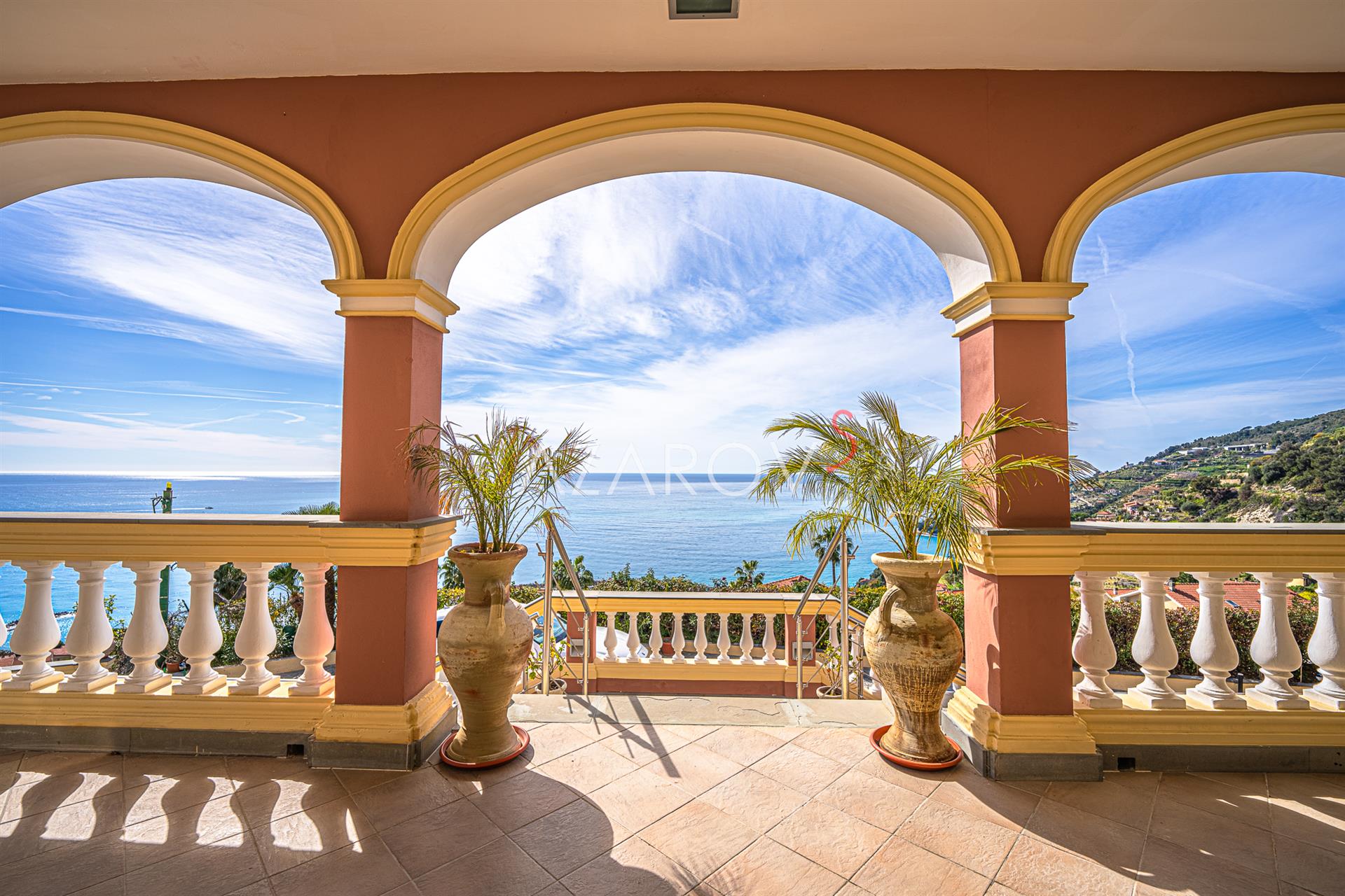 Villa for sale in Ospedaletti