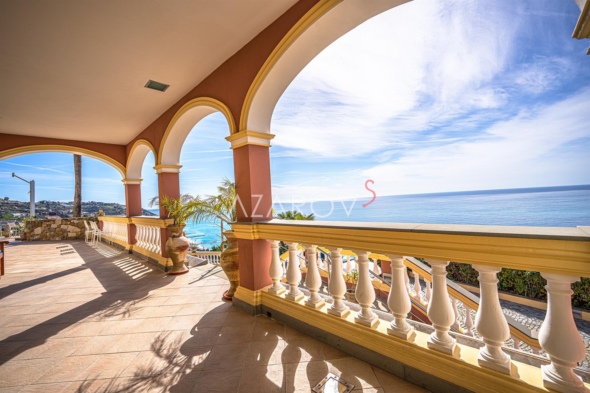 Villa for sale in Ospedaletti