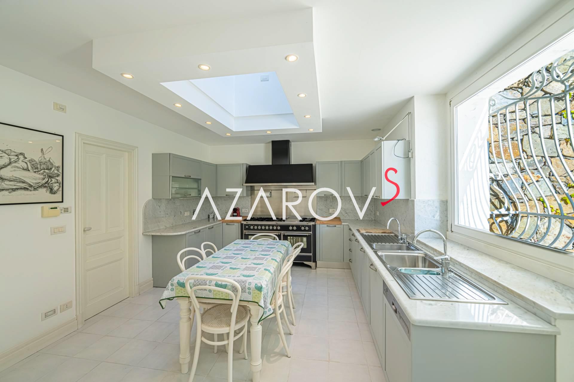 Villa for sale with pool in Ospedaletti