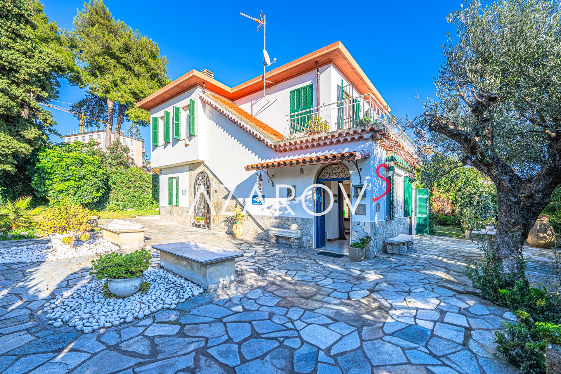 Elegant seaside villa for sale in Sanremo