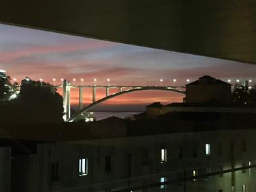 Oporto River Side úplne nový luxusný apartmán s 3 spálňami 