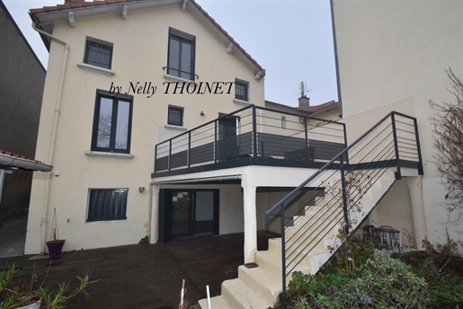Dept.63, Clermont-Ferrand, Chu district, House, 3 bedrooms, terraces, annexes and land