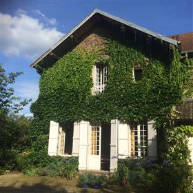 Unique town villa in Arbois (Jura)