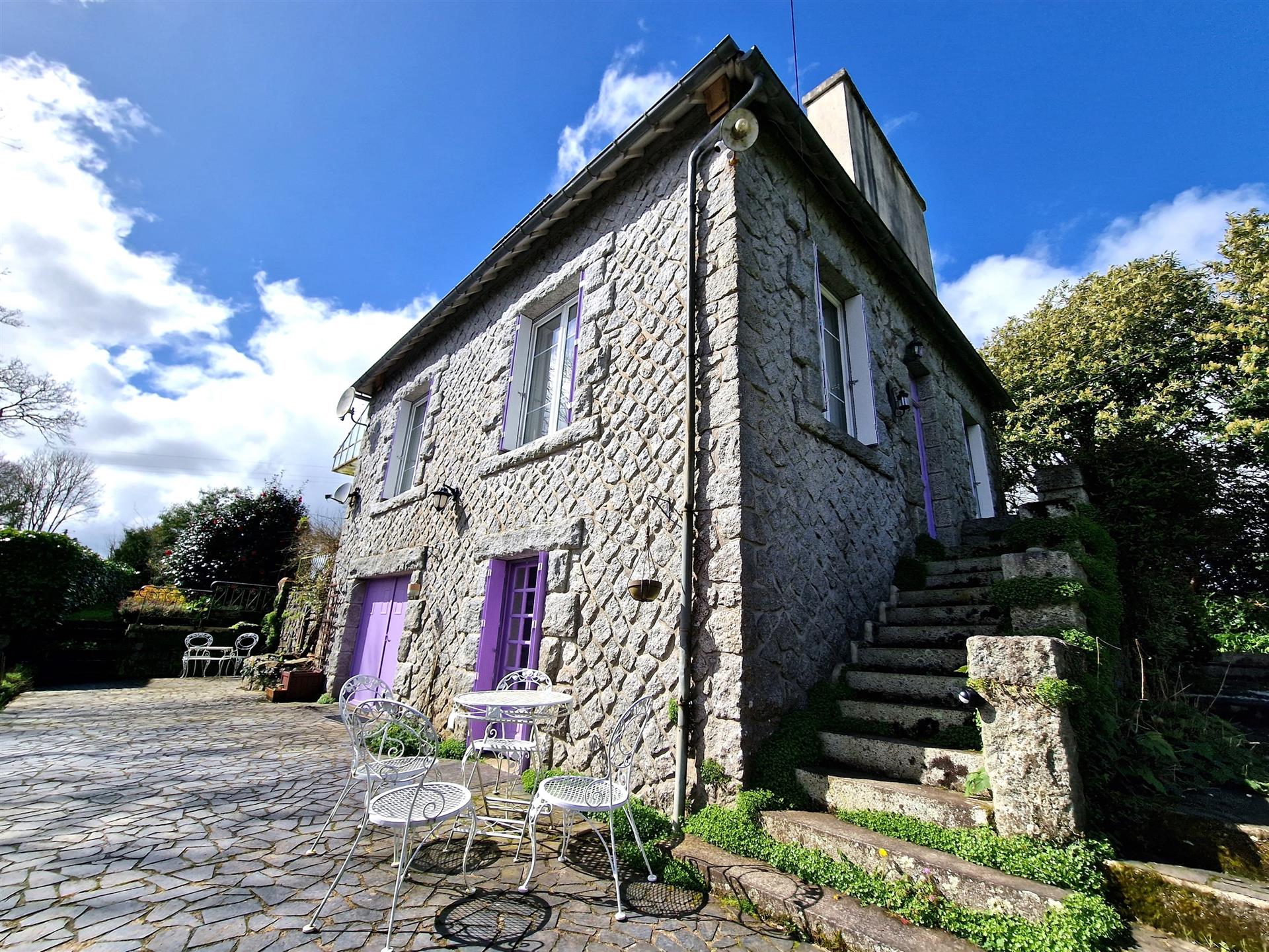 Casa di campagna 3 locali di 112 m² a Plouyé (29690)