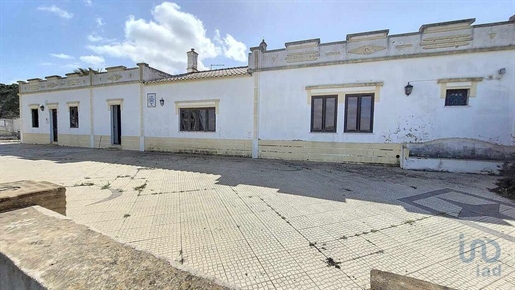 Fifth with 4 Rooms in Faro with 150,00 m²